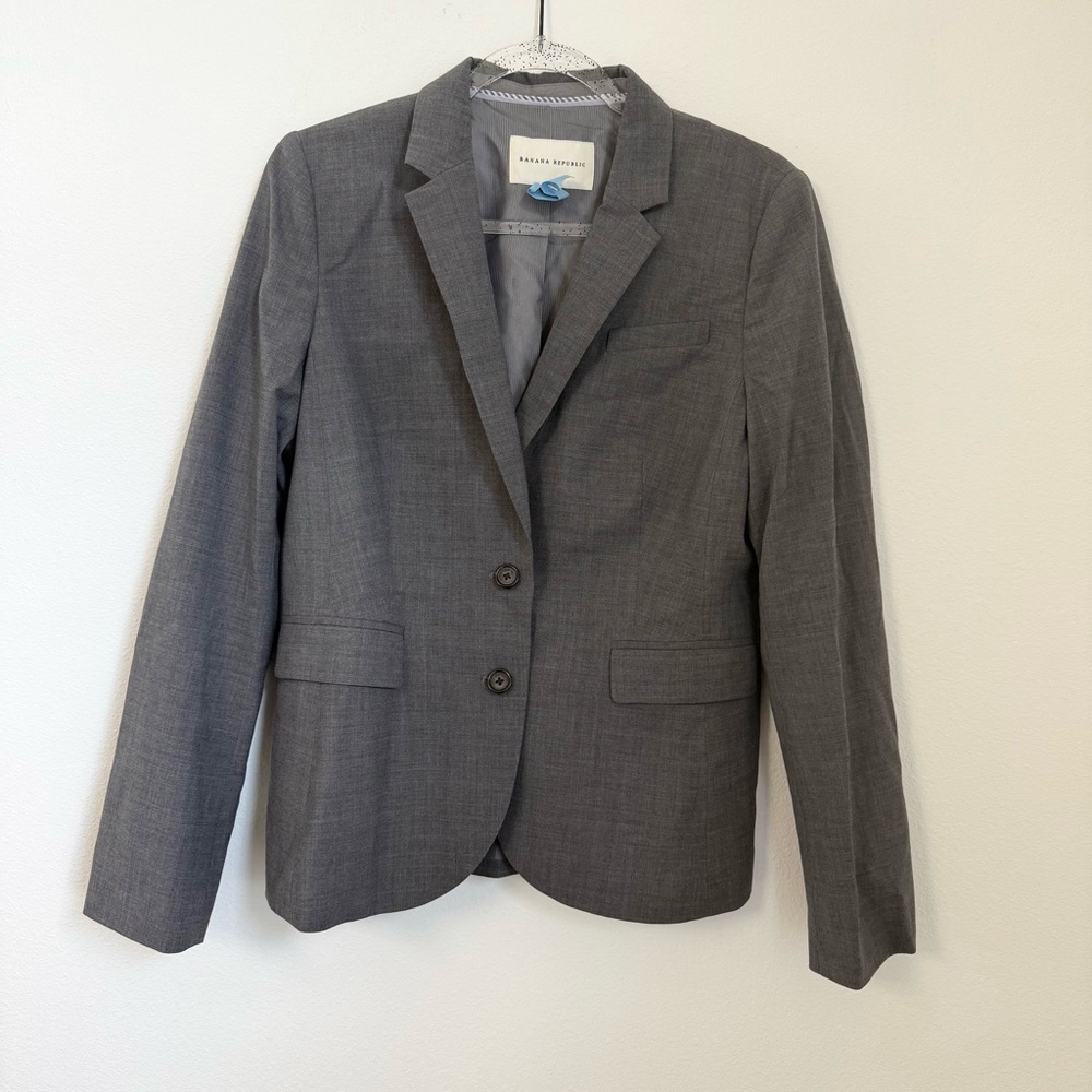Banana Republic Women's Wool Stretch Blazer Gray Size 12 Peak Lapel 2 Buttons